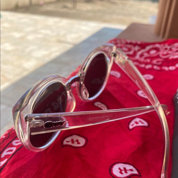 Quay sunglassses - Picture 3 of 4